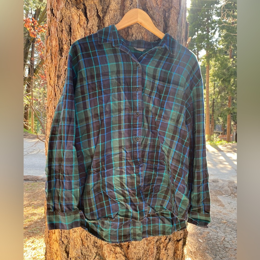 Eddie Bauer Women’s Blue and Green Button Down Flannel Large